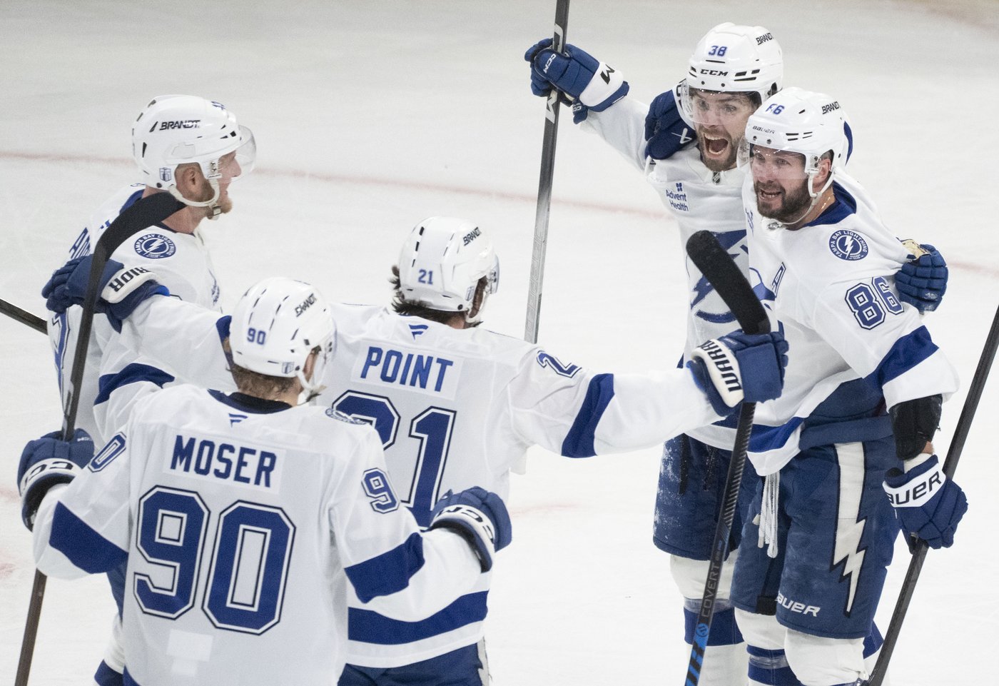 Crozier’s big hit swings momentum as Lightning rally to even series with Canadiens | iNFOnews.ca