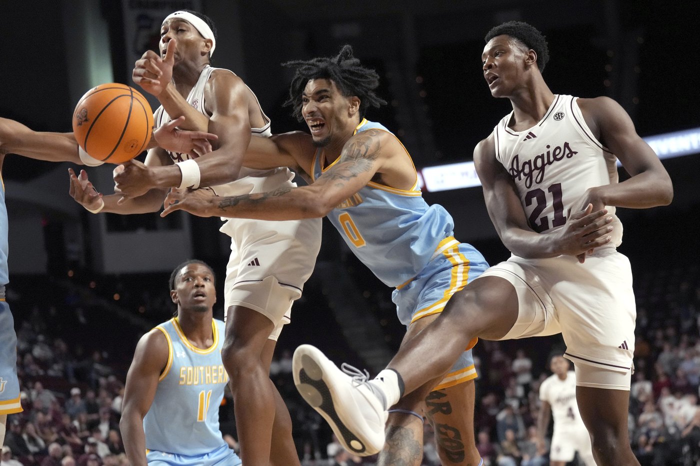 No. 23 Texas A&M overcomes 16-point deficit with big 2nd half in 71-54 win over Southern | iNFOnews.ca