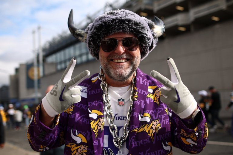What's the craic? Steelers and Vikings fans set for Dublin game | iNFOnews.ca