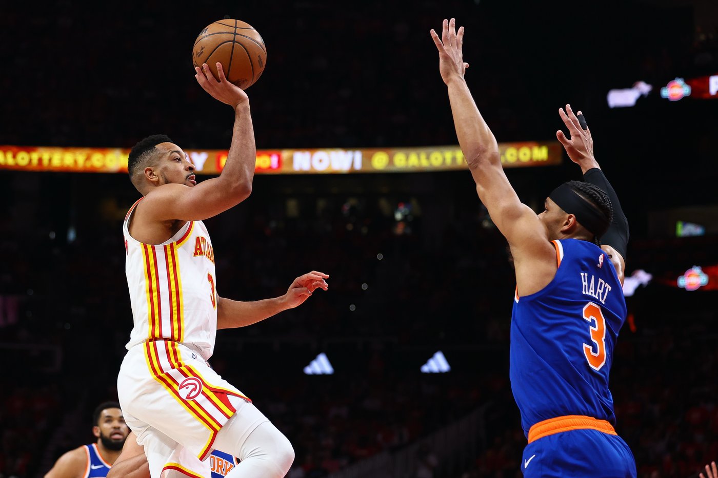 Towns has a triple-double and the Knicks beat the Hawks 114-98 to tie the series at 2-2 | iNFOnews.ca