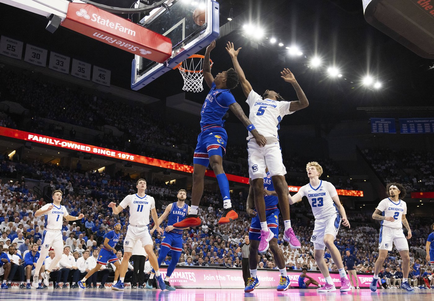 Unranked Creighton knocks off No. 1 Kansas behind Pop Isaacs' season-high 27 points | iNFOnews.ca Unranked Creighton knocks off No. 1 Kansas behind Pop Isaacs' season-high 27 points | iNFOnews.ca