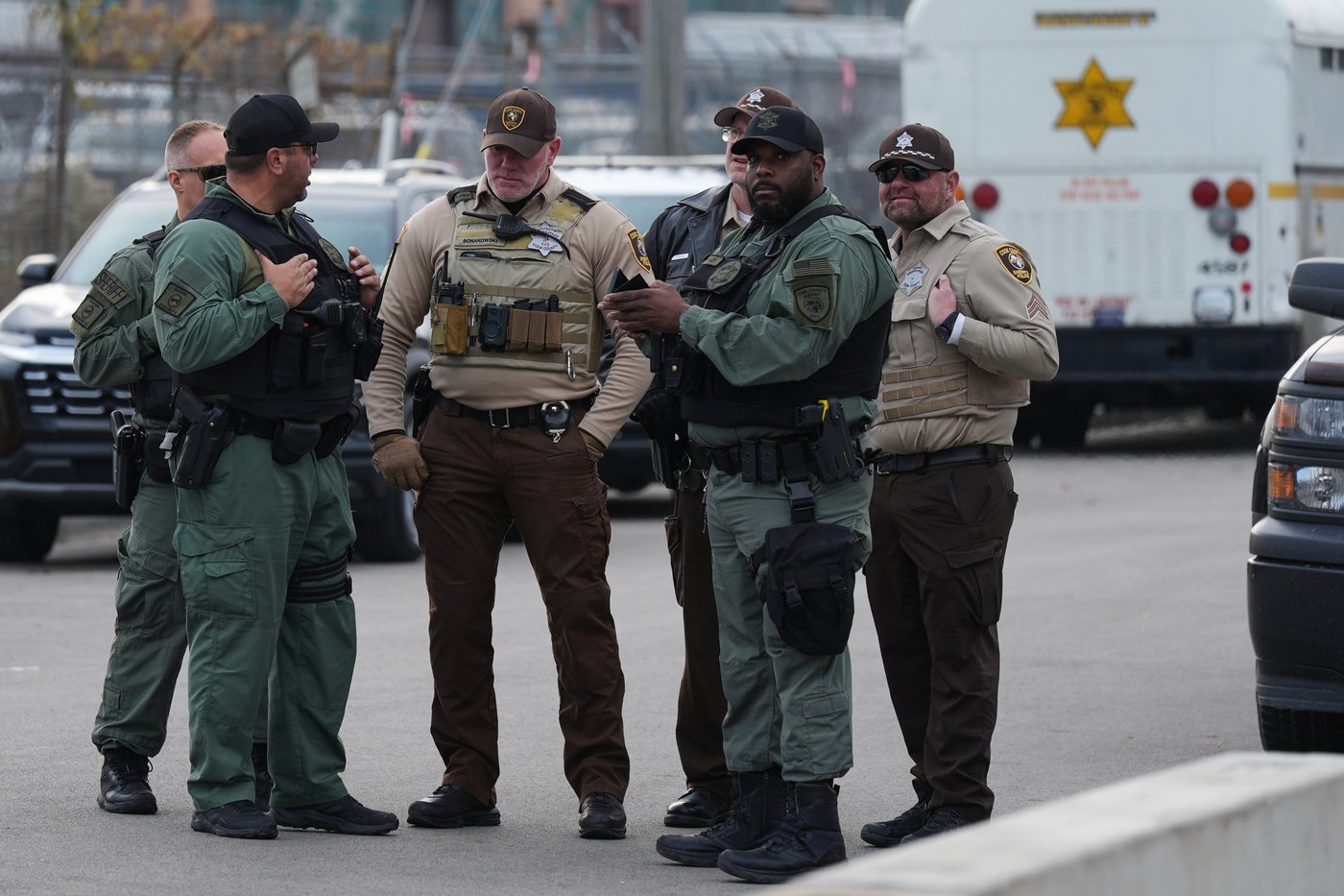 Court blocks the release of hundreds of immigrants arrested in a Chicago-area crackdown | iNFOnews.ca Court blocks the release of hundreds of immigrants arrested in a Chicago-area crackdown | iNFOnews.ca