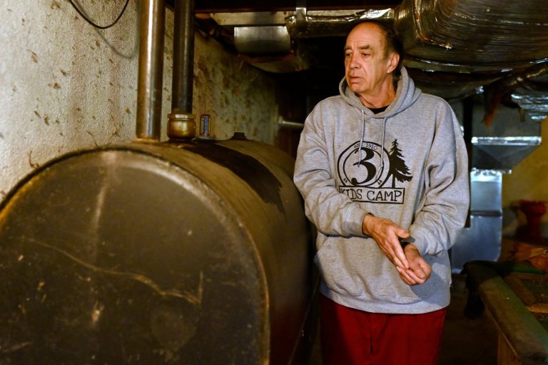 Government shutdown threatens to delay home heating aid for millions of low-income families | iNFOnews.ca