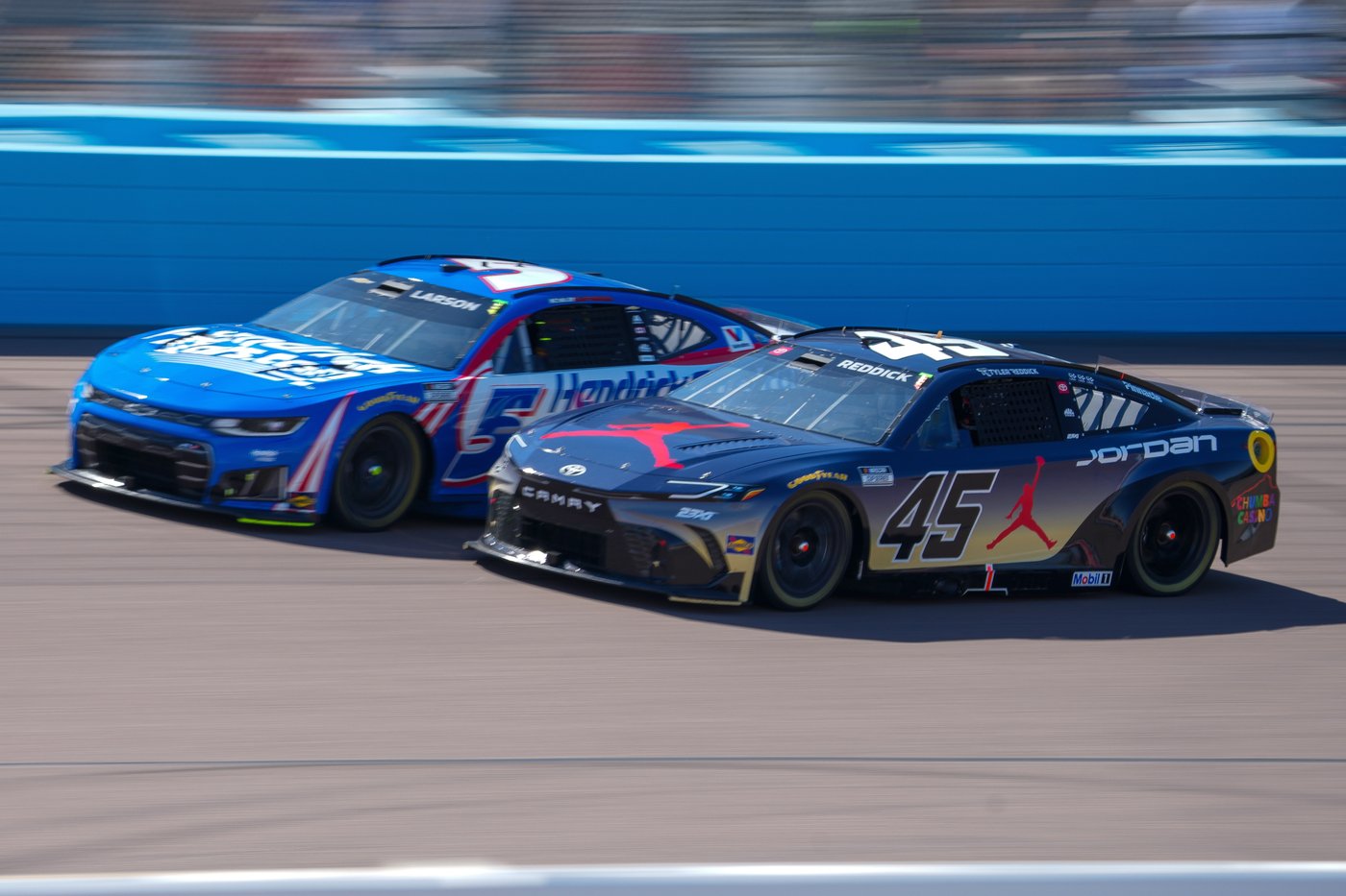Blaney ends Reddick's streak to give Team Penske a Phoenix weekend sweep | iNFOnews.ca Blaney ends Reddick's streak to give Team Penske a Phoenix weekend sweep | iNFOnews.ca
