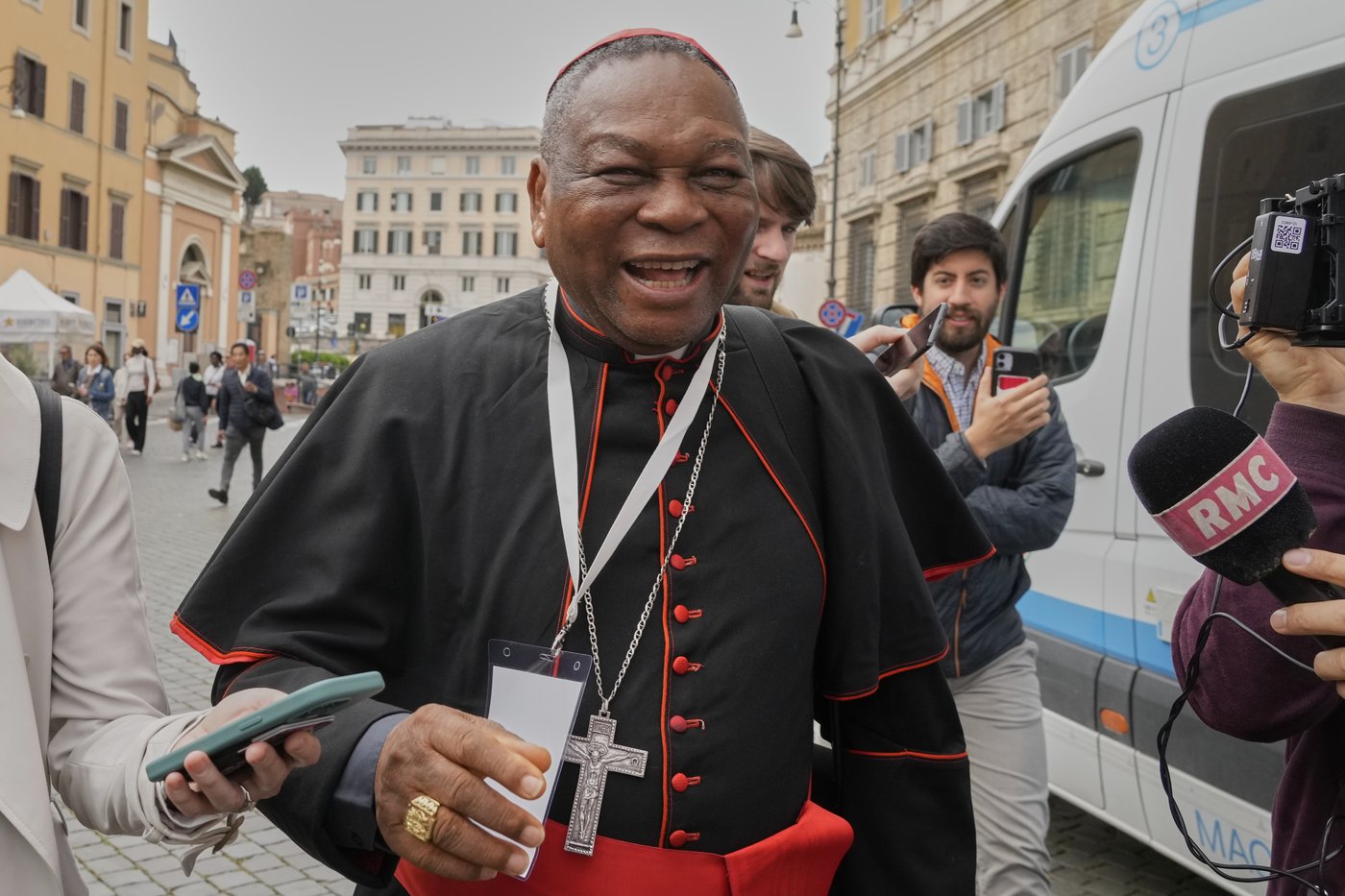 Conclave to elect a new pope will start on May 7 as cardinals get to know one another | iNFOnews.ca