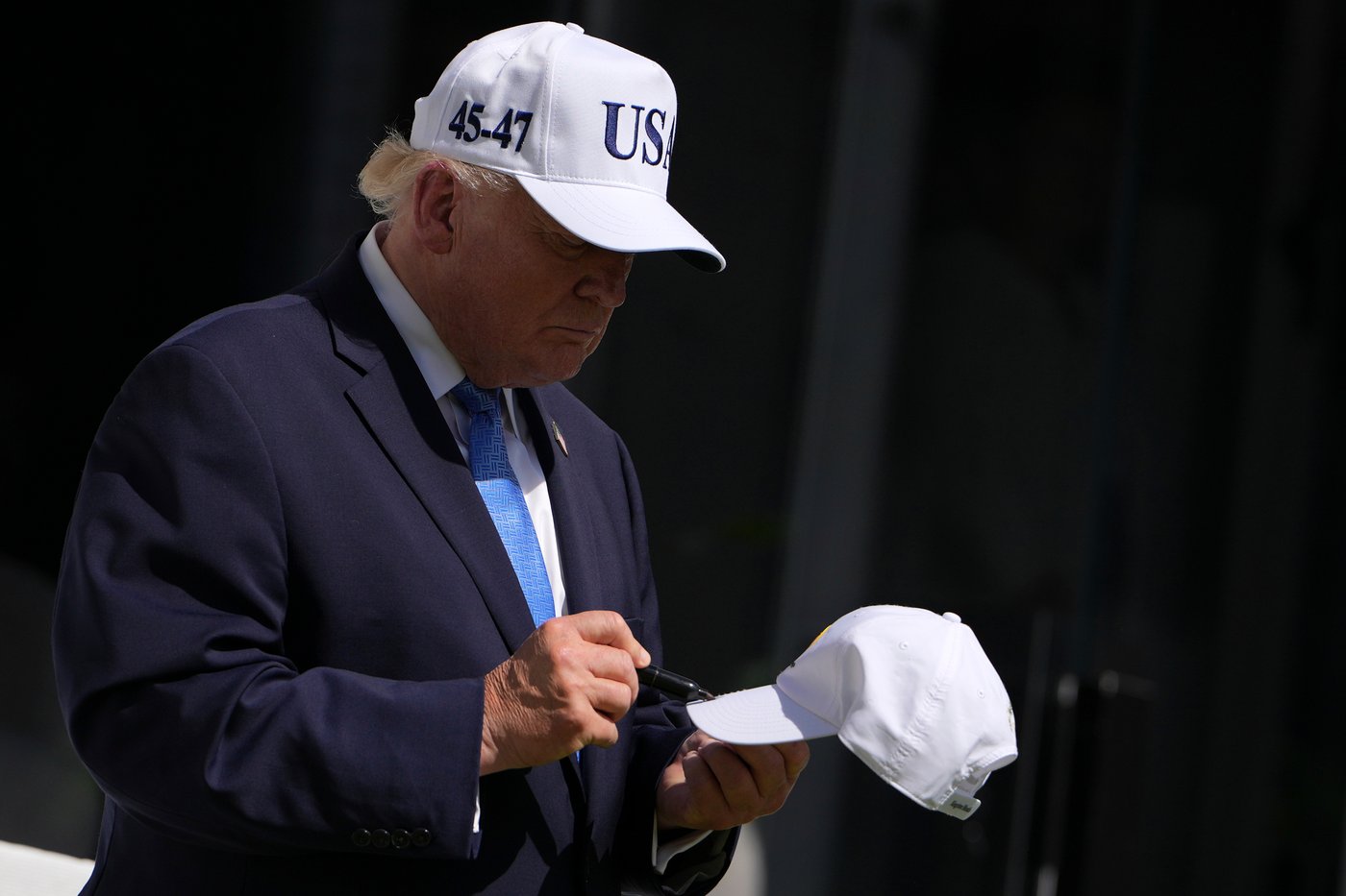 Trump's golf tour takes him back to the Presidents Cup | iNFOnews.ca Trump's golf tour takes him back to the Presidents Cup | iNFOnews.ca