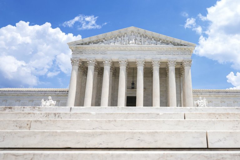 Supreme Court won't revive ex-Trump aide's suit over secret surveillance during Russia investigation | iNFOnews.ca