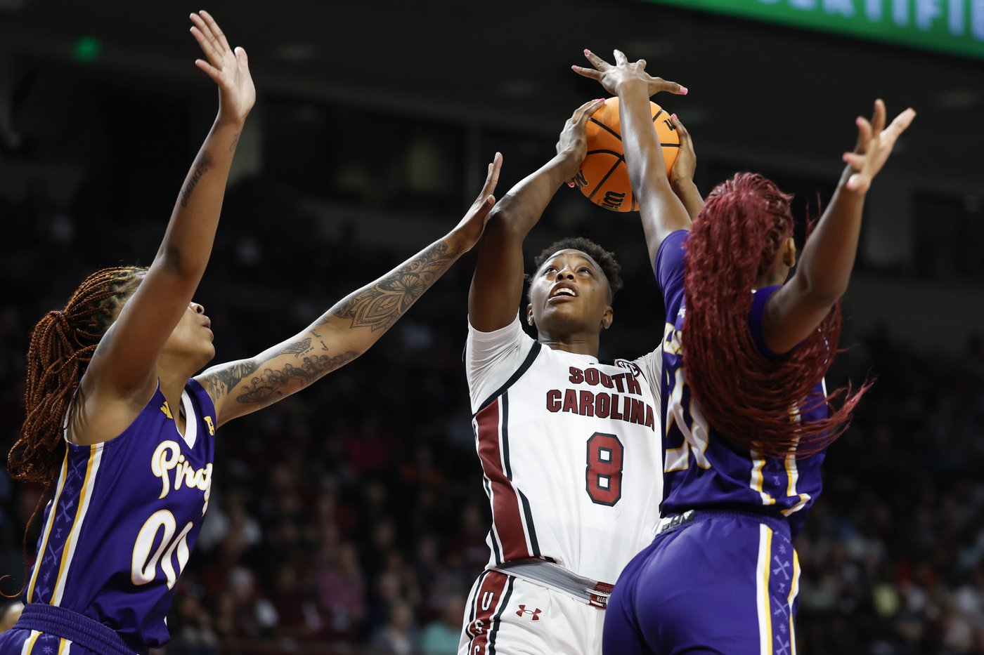 Kitts scored 14 points in No. 1 South Carolina's 42nd straight win, 95-44, over East Carolina | iNFOnews.ca