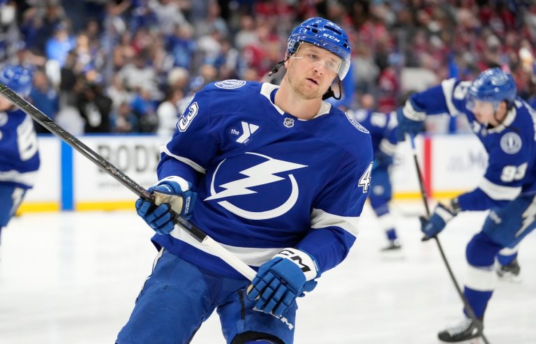 Leafs acquire Darren Raddysh from Lightning and sign him to an 8-year contract | iNFOnews.ca