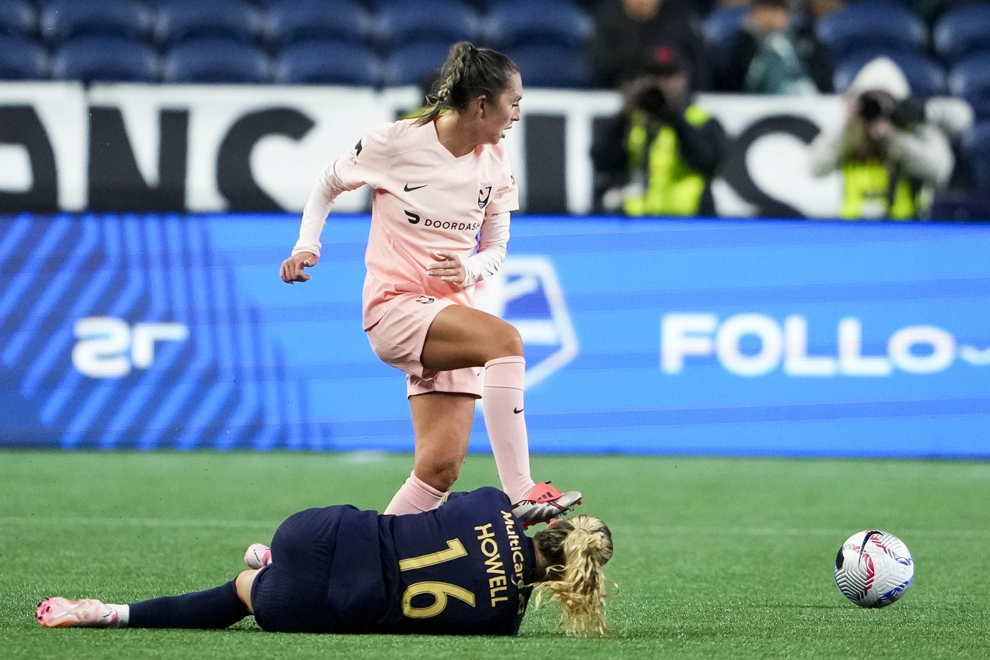 Ludmila scores in third straight game as Chicago Red Stars down Houston Dash 2-0 | iNFOnews.ca