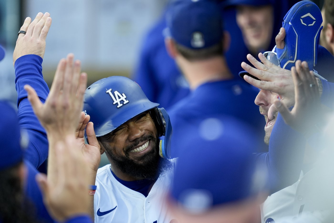 Dodgers dust off Mets 10-5, advance to World Series to face Yankees | iNFOnews.ca