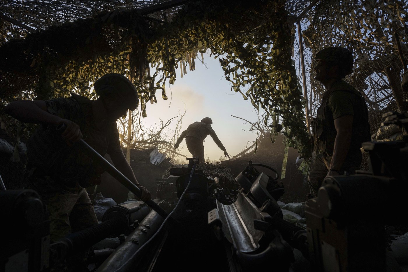 Russia grinds deeper into Ukraine after 1,000 days of grueling war | iNFOnews.ca