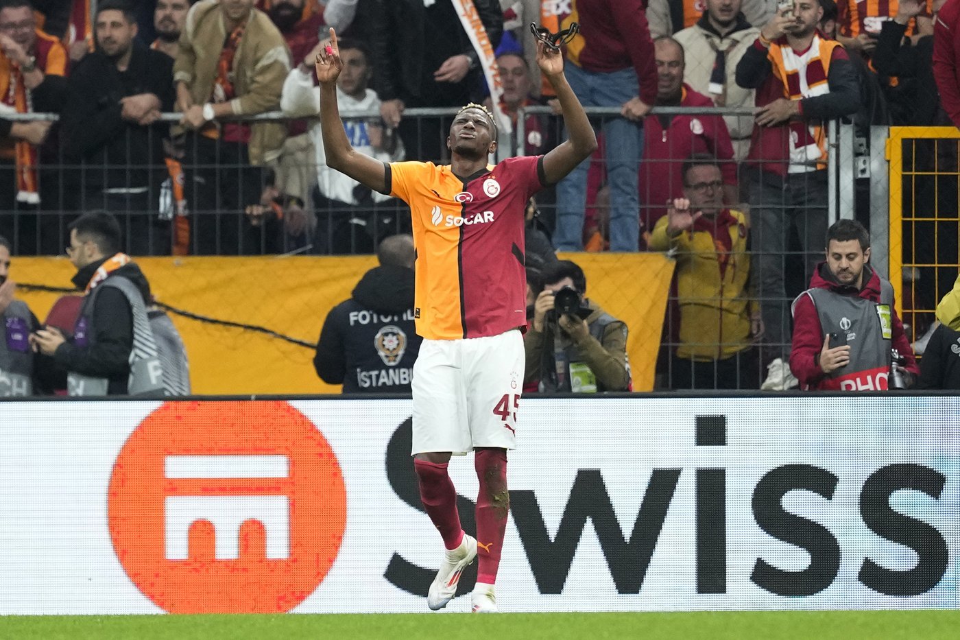 Man United ends winless run in Europe and Osimhen scores 2 as Galatasaray beats Tottenham | iNFOnews.ca