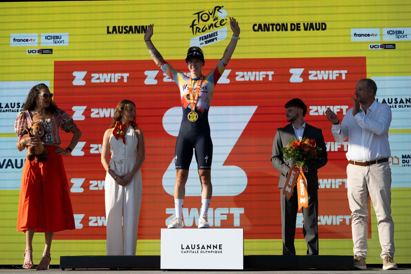 Lorena Wiebes wins opening stage of Women's Tour de France | iNFOnews.ca