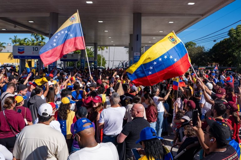 Ouster of Maduro government sparks celebrations among Venezuelans in South Florida | iNFOnews.ca