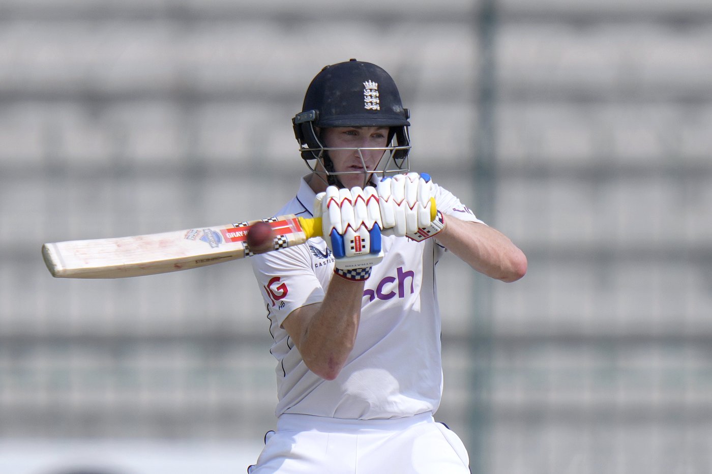 Brook and Root set batting records with 800-run England close to famous cricket win over Pakistan | iNFOnews.ca