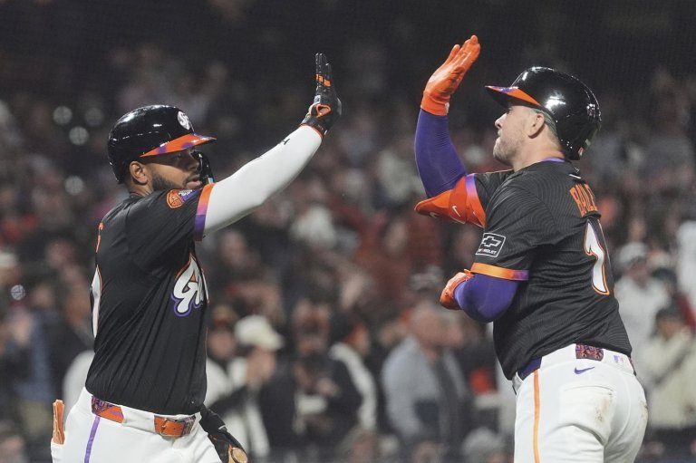 Willy Adames hits three-run homer as Giants beat D-backs 5-3, gain ground on Mets in wild-card chase | iNFOnews.ca