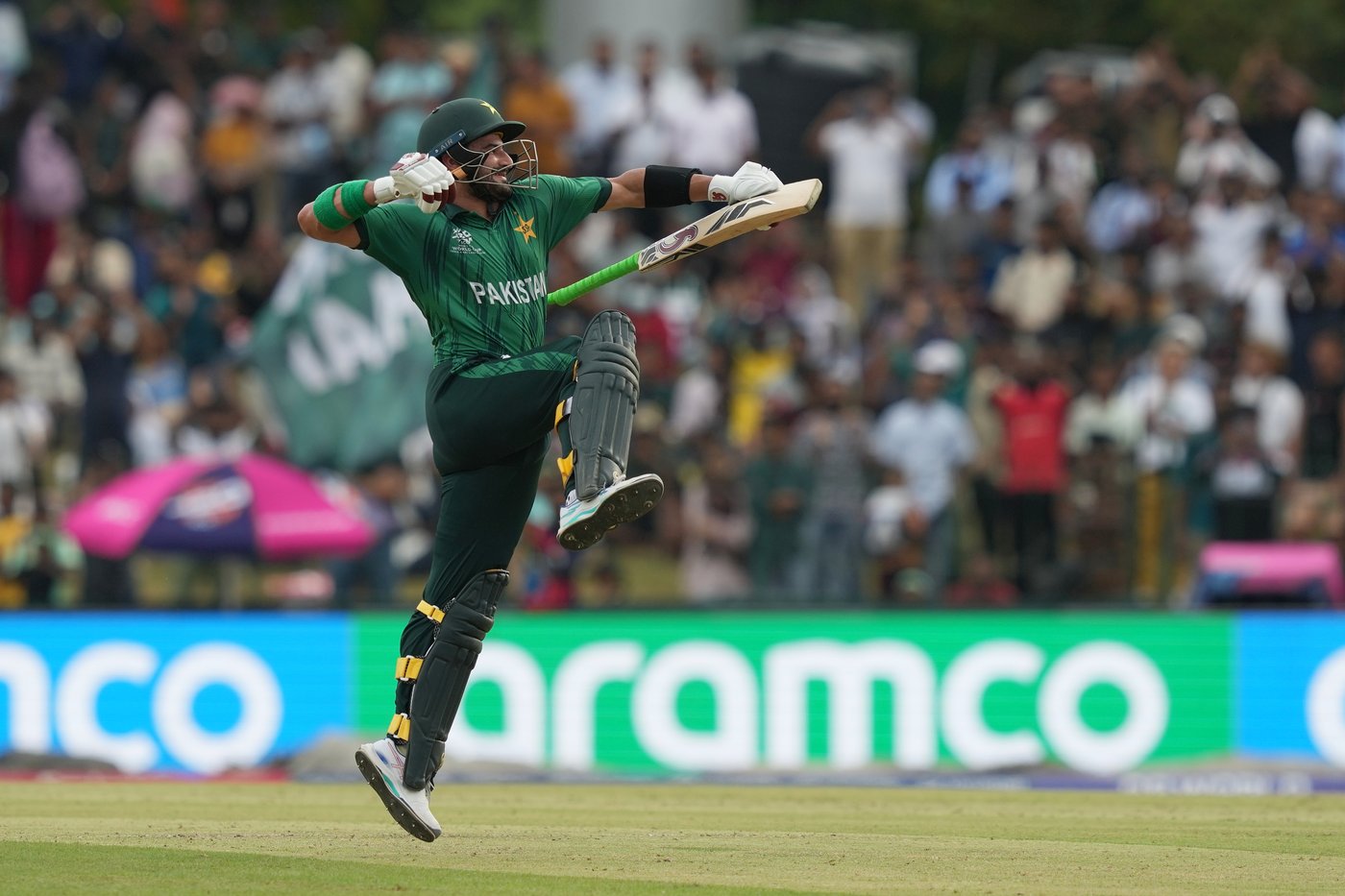 Pakistan qualifies for Super 8s at the T20 World Cup. India and South Africa stay perfect | iNFOnews.ca