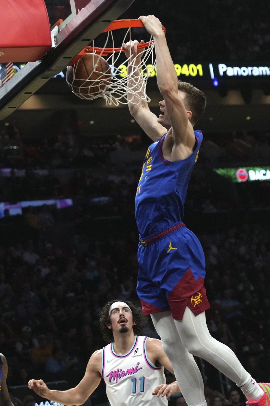 Murray scores 30 points, Jokic has another triple-double to help Nuggets roll past Butler and Heat | iNFOnews.ca