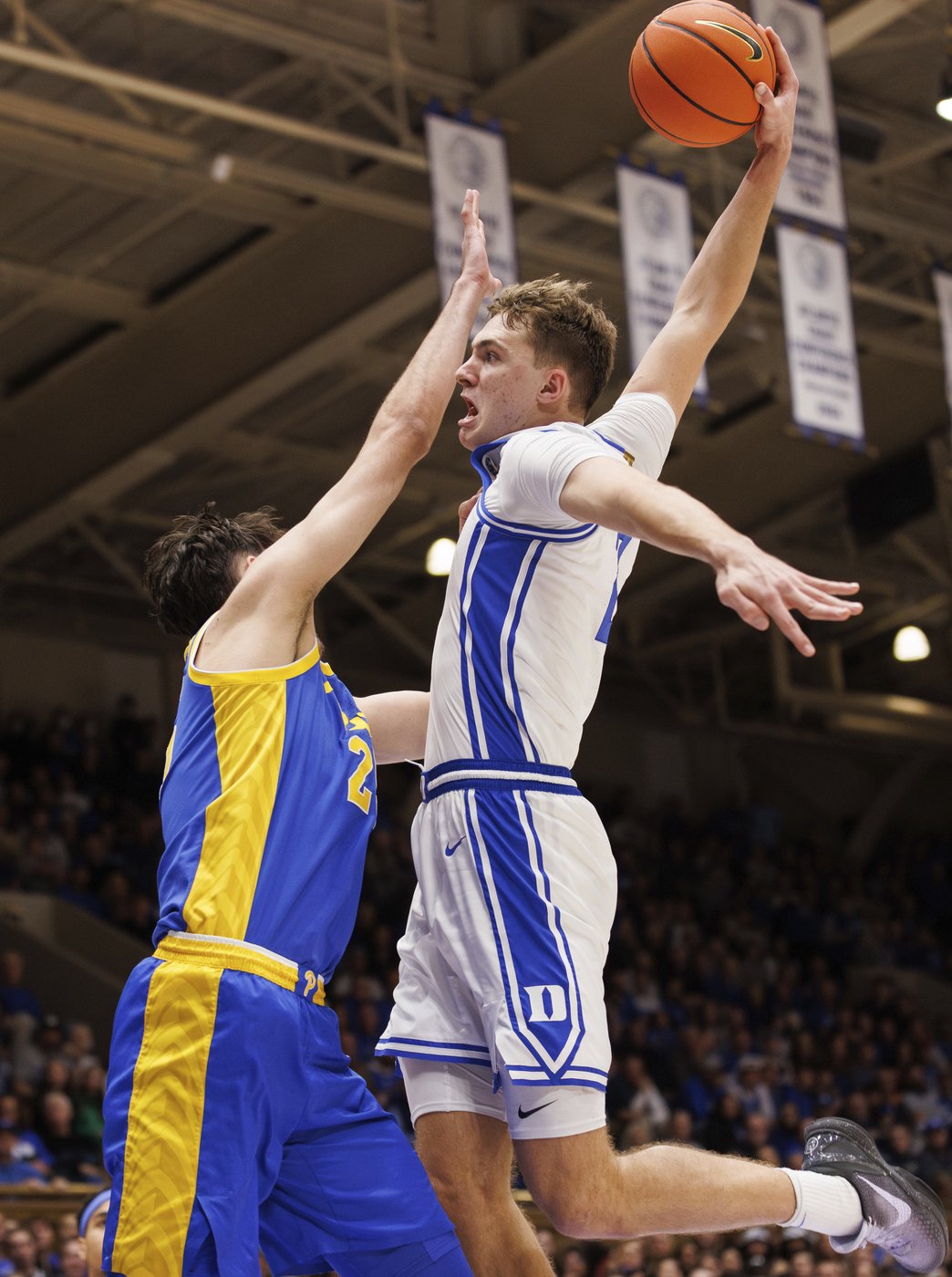 Ready for takeoff: Duke star Cooper Flagg puts highlight-dunk signature on Pittsburgh win | iNFOnews.ca
