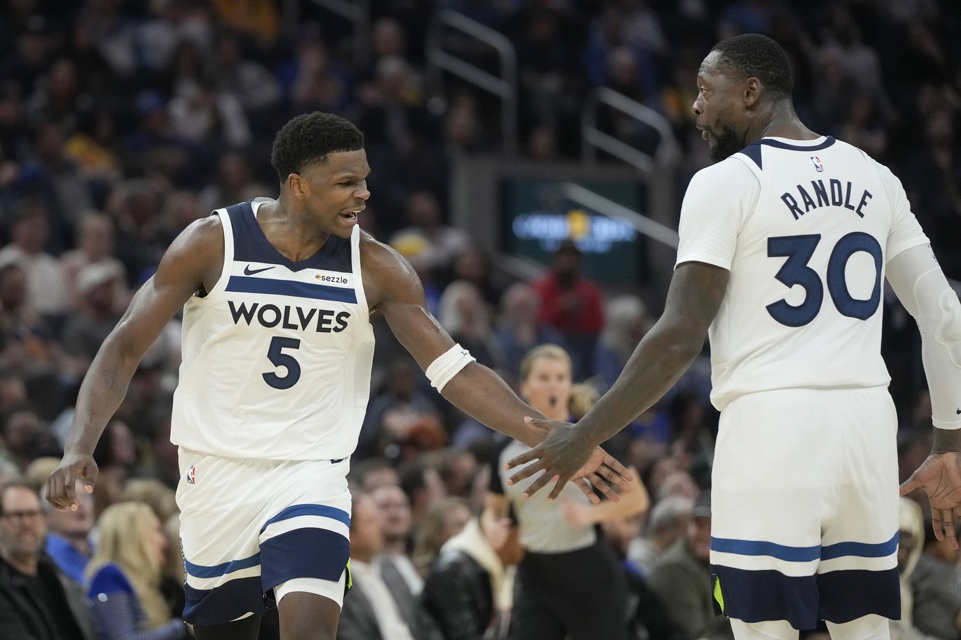 Anthony Edwards has 30 points and 9 assists in the Timberwolves' 107-90 victory over the Warriors | iNFOnews.ca Anthony Edwards has 30 points and 9 assists in the Timberwolves' 107-90 victory over the Warriors | iNFOnews.ca