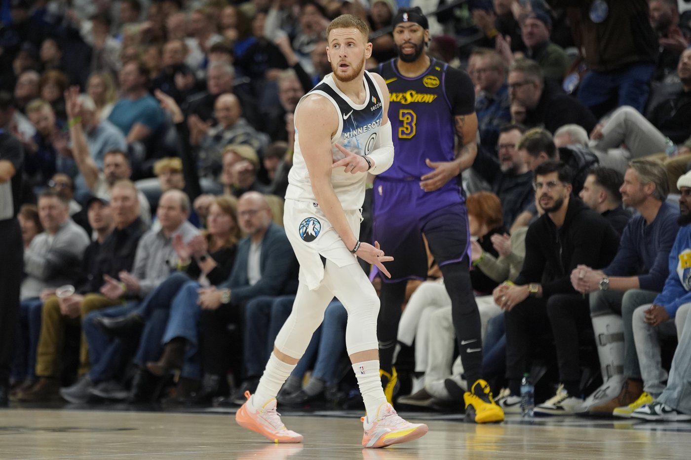 Timberwolves blow out Lakers 109-80 behind Randle, Gobert and tough defense | iNFOnews.ca Timberwolves blow out Lakers 109-80 behind Randle, Gobert and tough defense | iNFOnews.ca