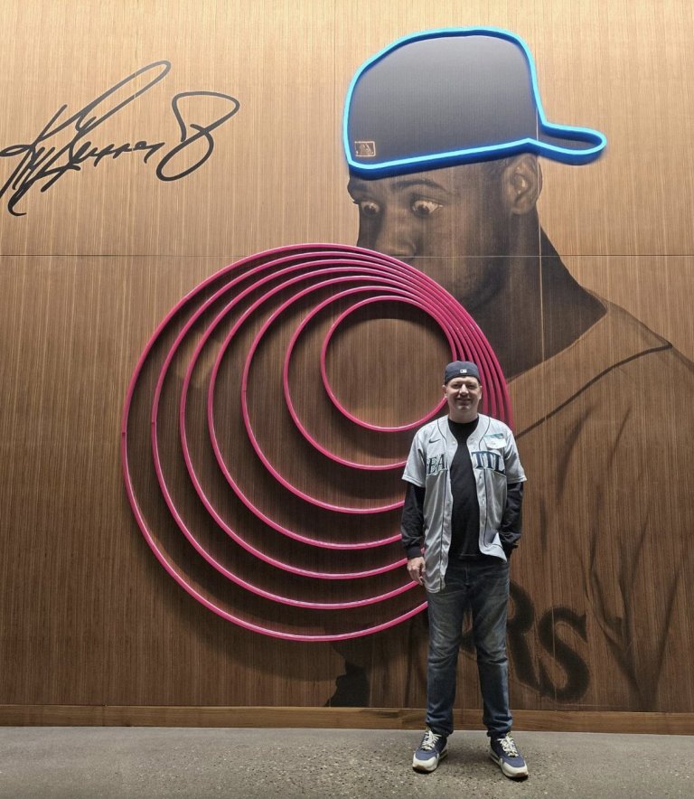 B.C. Seattle Mariners fans savouring ALCS matchup with Toronto Blue Jays | iNFOnews.ca