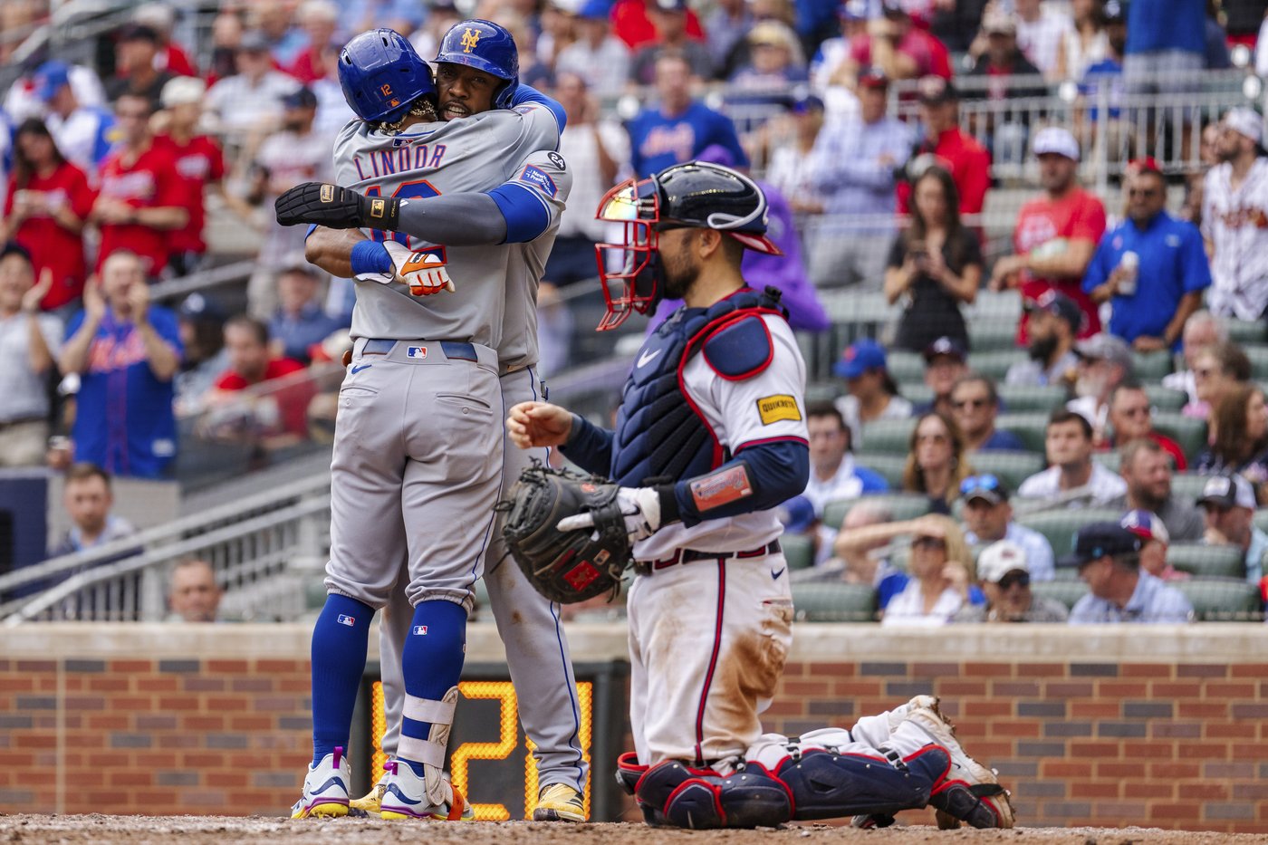 Braves salvage playoff berth with 3-0 win over the Mets, who win thrilling opener 8-7 to clinch | iNFOnews.ca