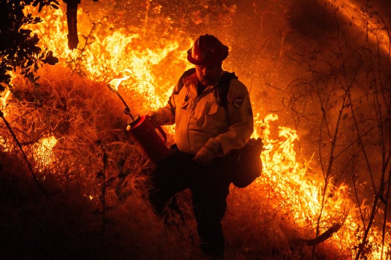 More than 17,000 under evacuation orders as Southern California wildfire threatens homes | iNFOnews.ca