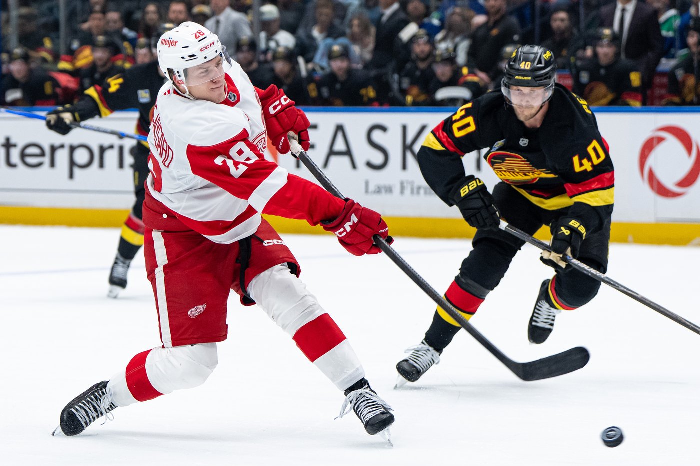 Raymond scores two, Red Wings smother Canucks for 5-2 win | iNFOnews.ca Raymond scores two, Red Wings smother Canucks for 5-2 win | iNFOnews.ca
