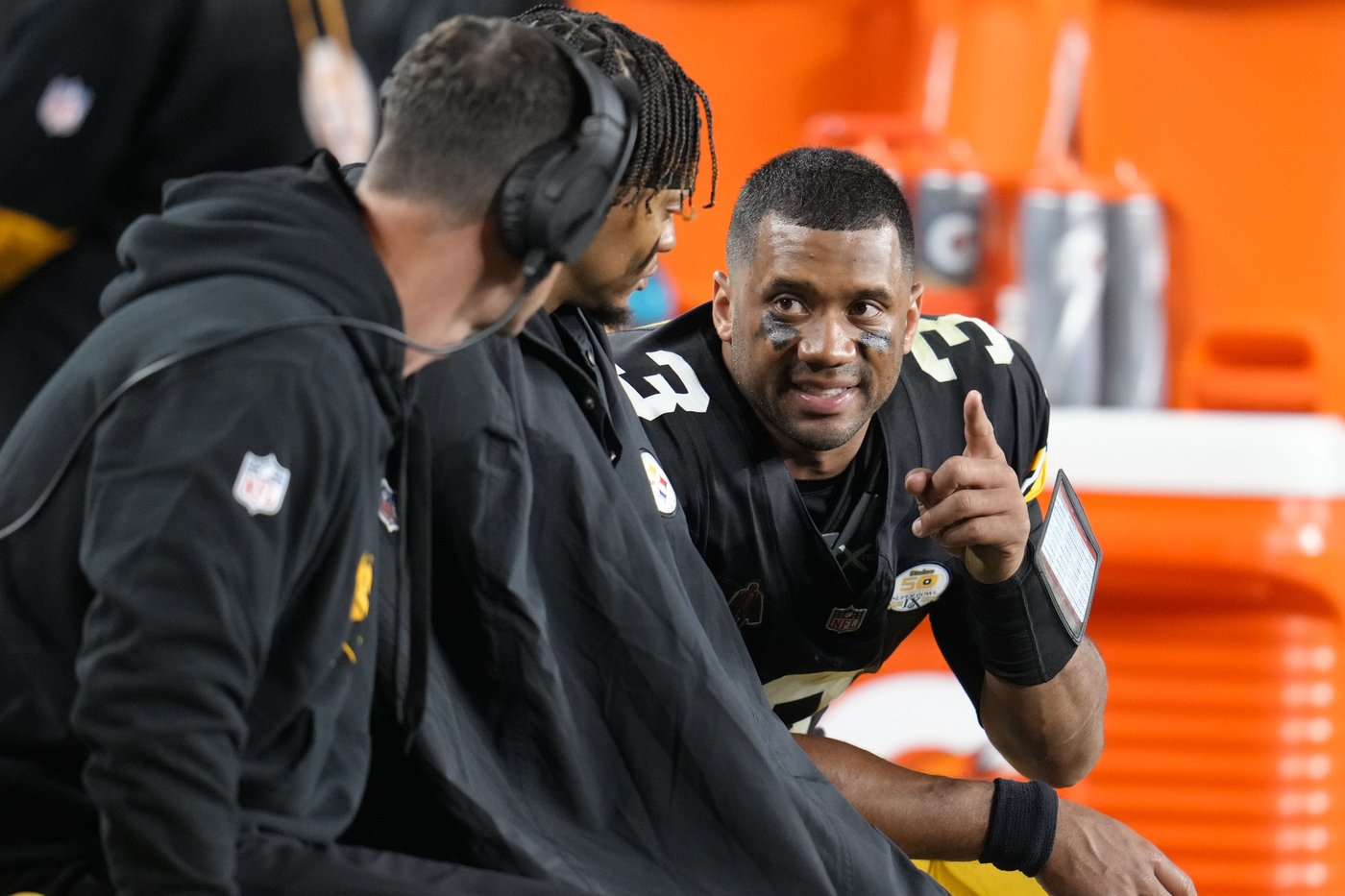 Russell Wilson throws for 2 TDs, runs for another TD in Pittsburgh debut as Steelers rout Jets 37-15 | iNFOnews.ca