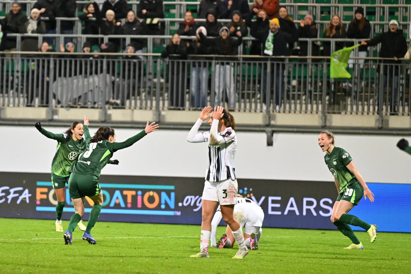 Wolfsburg rallies to draw with Juventus in Women's Champions League. Man United wins | iNFOnews.ca Wolfsburg rallies to draw with Juventus in Women's Champions League. Man United wins | iNFOnews.ca