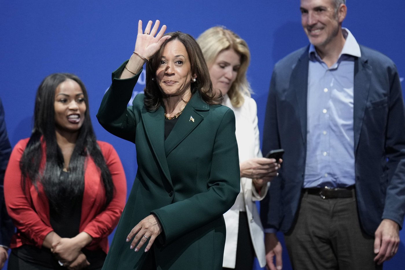 PHOTO COLLECTION: Election 2024 Campaign for President October 21 | iNFOnews.ca