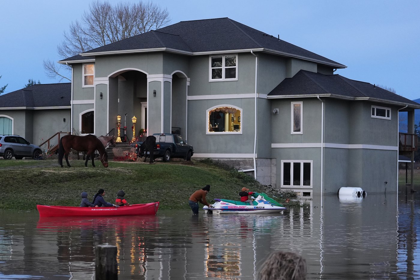 Photos show waterlogged Washington state in US | iNFOnews.ca