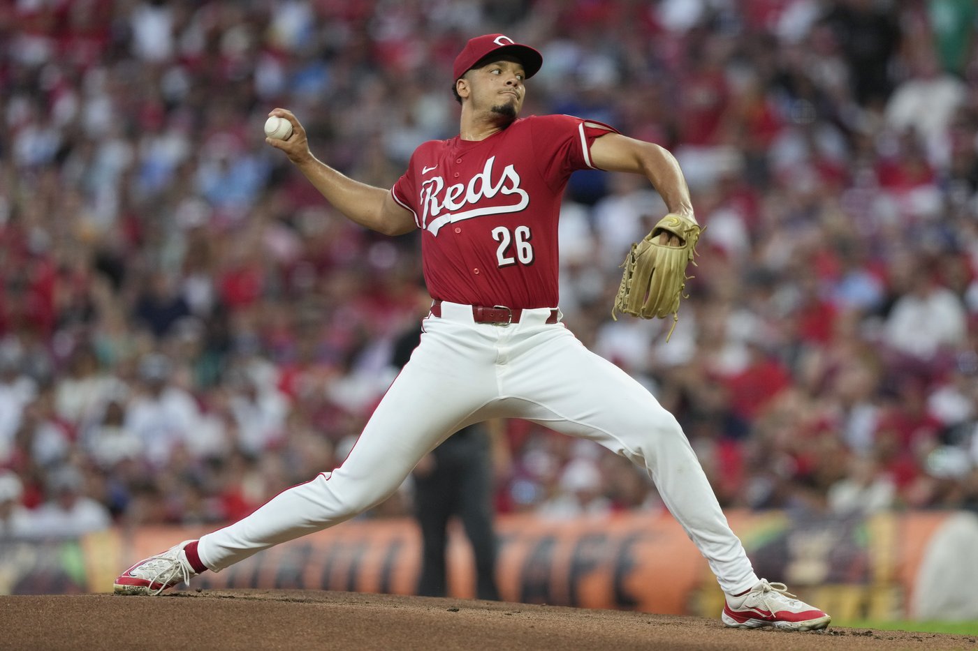 Reds rookie Chase Burns achieves strikeout milestones, but still seeks first big-league win | iNFOnews.ca