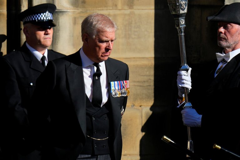 The former Prince Andrew went from helicopter pilot to trade envoy to royal pariah | iNFOnews.ca