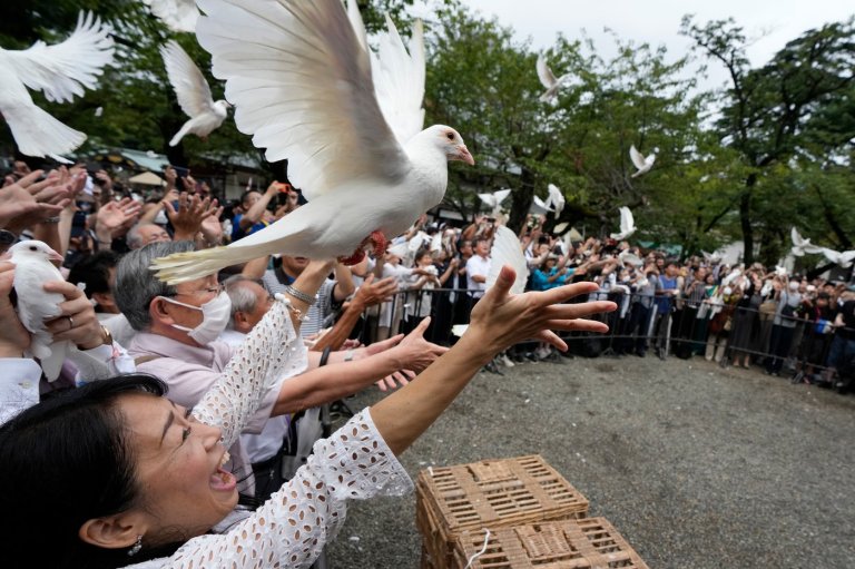 Japan's Defense Minister Koizumi prays at shrine seen by neighbors as symbol of Japanese militarism | iNFOnews.ca