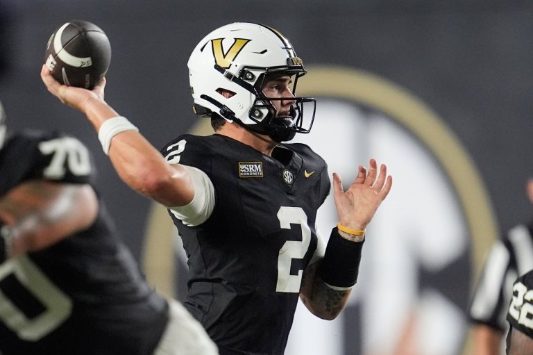 Vanderbilt ends its two-QB approach and bets on freshman Jared Curtis to win now | iNFOnews.ca
