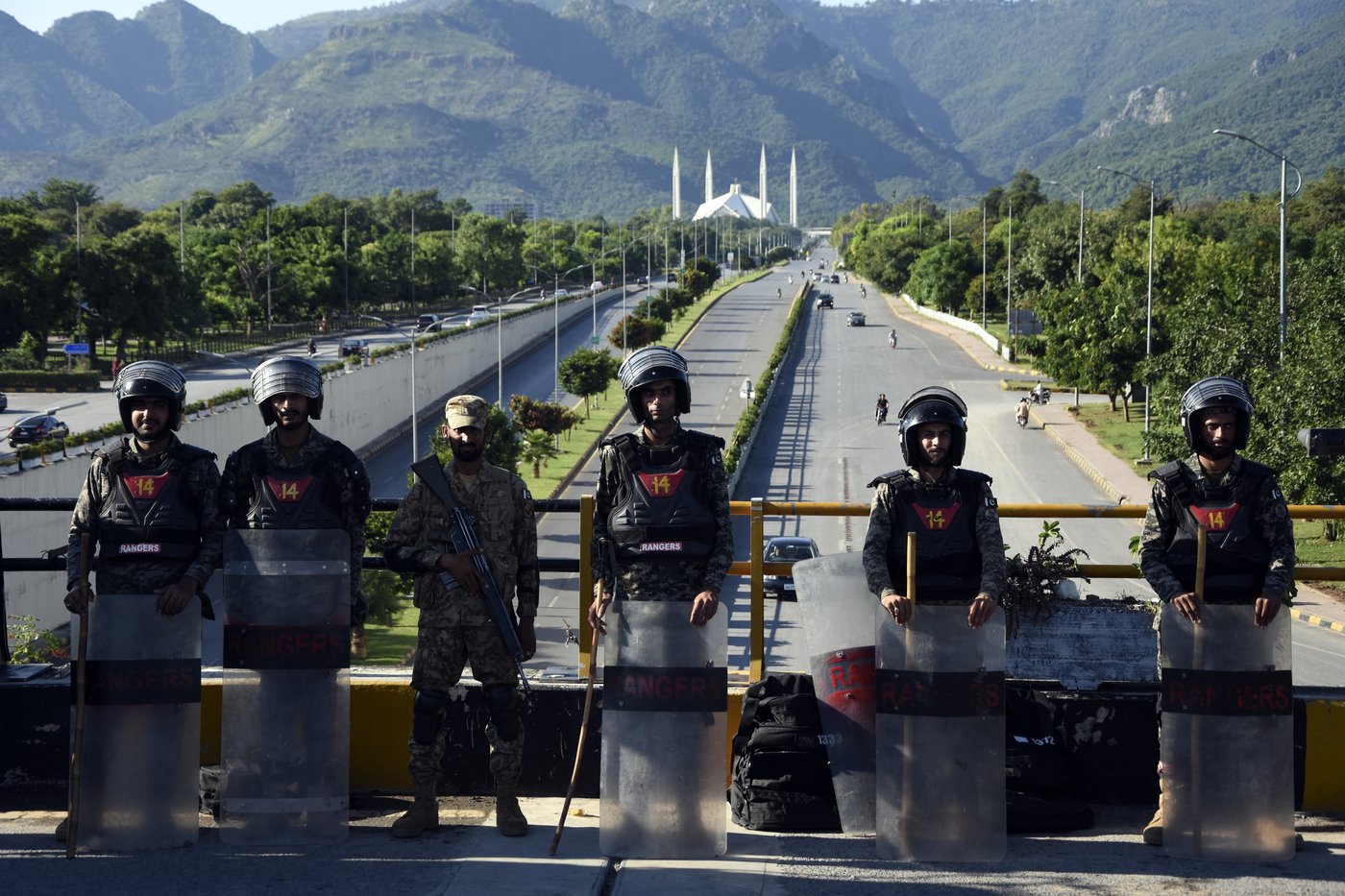 Pakistan's Imran Khan is charged with attempted murder over policeman's death in weekend protests | iNFOnews.ca Pakistan's Imran Khan is charged with attempted murder over policeman's death in weekend protests | iNFOnews.ca