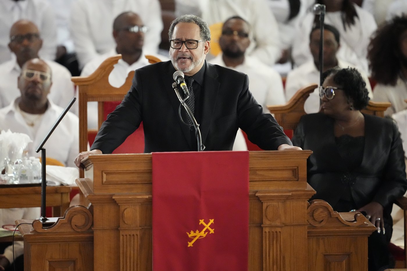 Cissy Houston mourned by Dionne Warwick, politicians and more at longtime church | iNFOnews.ca