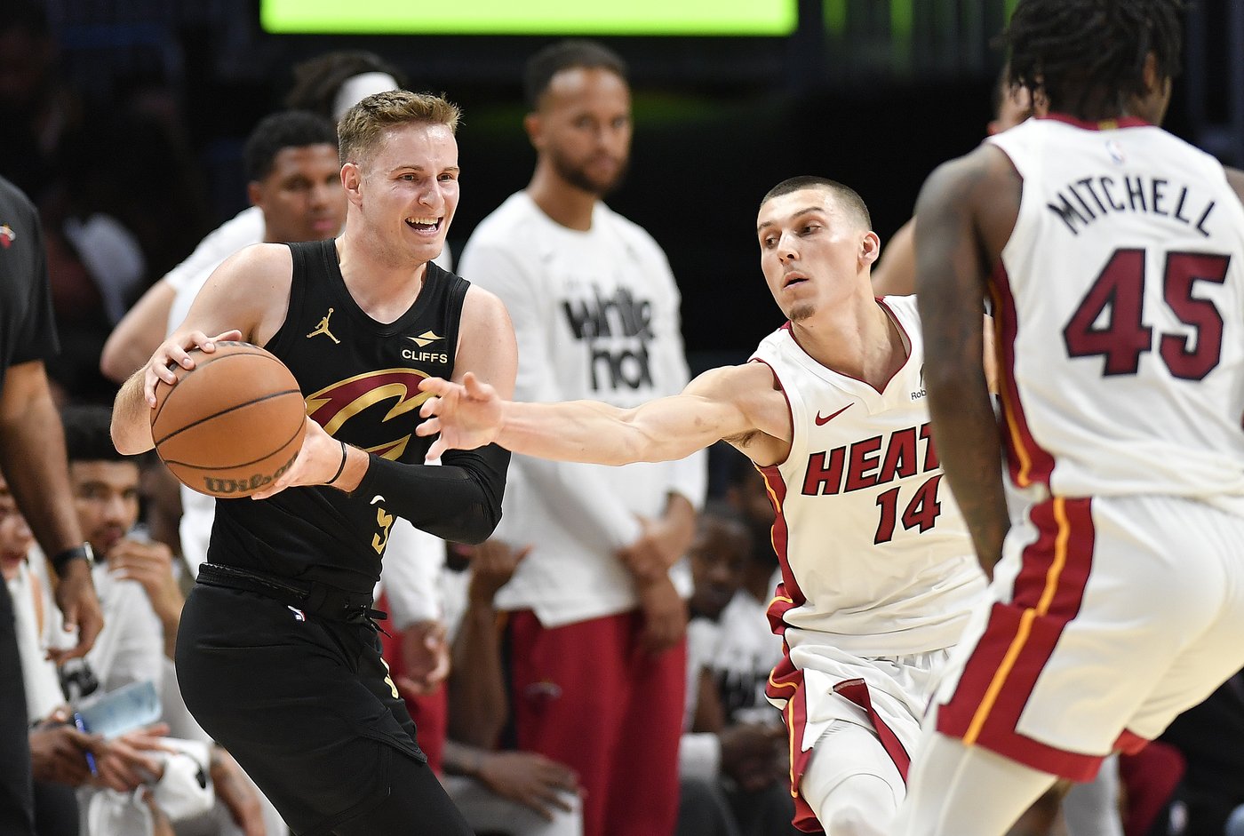 Monday's NBA games: Cavaliers-Heat and Rockets-Warriors | iNFOnews.ca