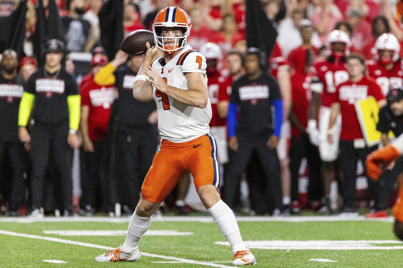 Luke Altmyer throws 4 TD passes, leads No. 24 Illinois to 31-24 OT win over No. 22 Nebraska | iNFOnews.ca Luke Altmyer throws 4 TD passes, leads No. 24 Illinois to 31-24 OT win over No. 22 Nebraska | iNFOnews.ca