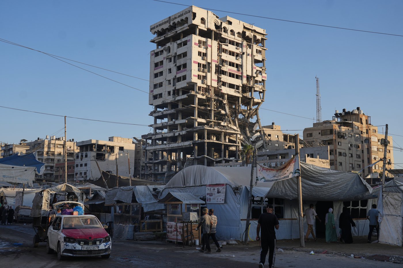 Fatal building collapse highlights dangers plaguing Gaza nearly a year after ceasefire | iNhome Fatal building collapse highlights dangers plaguing Gaza nearly a year after ceasefire | iNhome