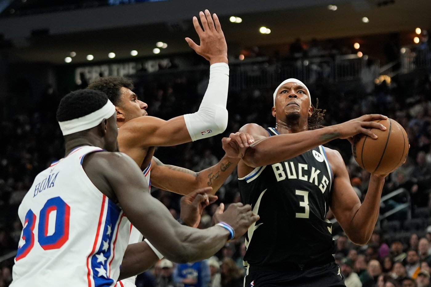 Big night from bench players helps 76ers beat Bucks 116-101 | iNFOnews.ca