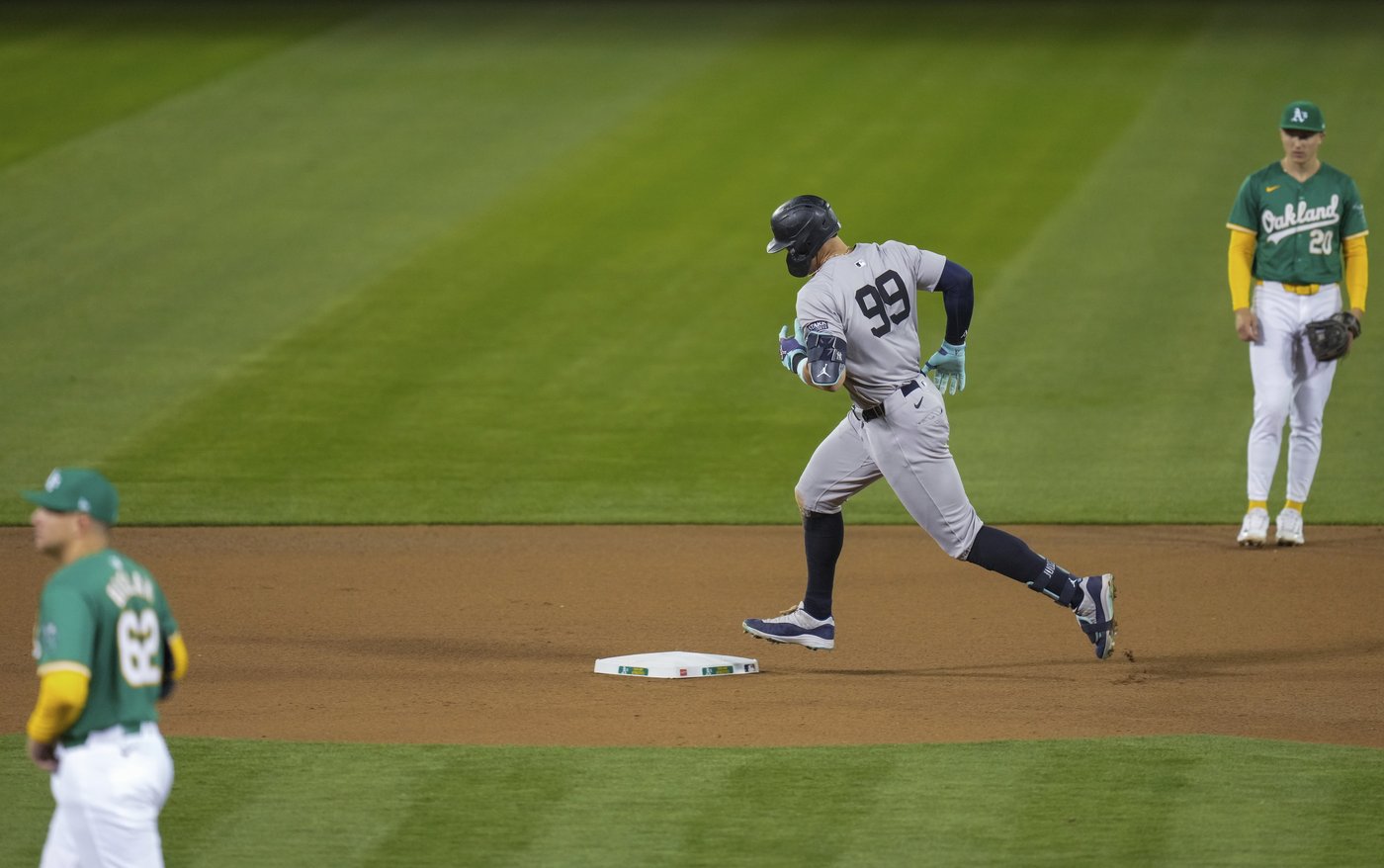 Judge hits major league-leading 54th homer, Stanton, Volpe also connect as Yankees pound A's 10-0 | iNFOnews.ca