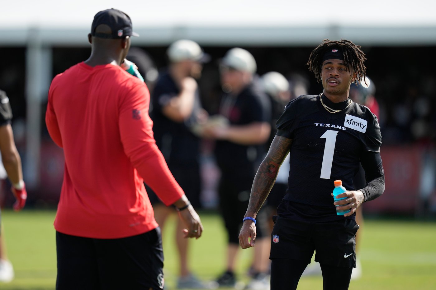 Tank Dell back in Texans drills after a gruesome knee injury, eyeing a stronger return | iNFOnews.ca Tank Dell back in Texans drills after a gruesome knee injury, eyeing a stronger return | iNFOnews.ca