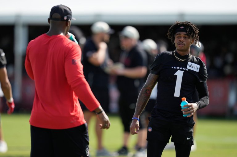 Tank Dell back in Texans drills after a gruesome knee injury, eyeing a stronger return | iNFOnews.ca
