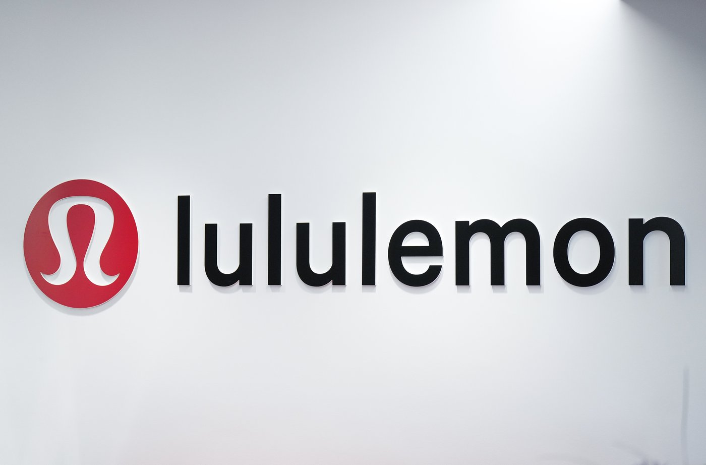 Lululemon raises fourth-quarter revenue and earnings per share forecast | iNFOnews.ca