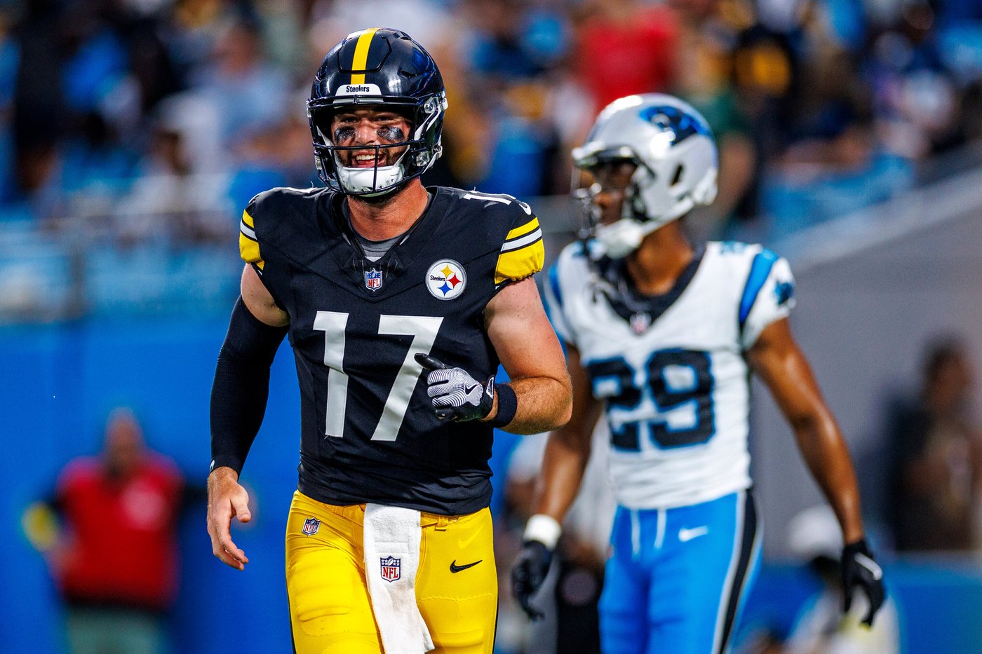 Steelers backup quarterback Skylar Thompson robbed in Dublin, report says | iNFOnews.ca