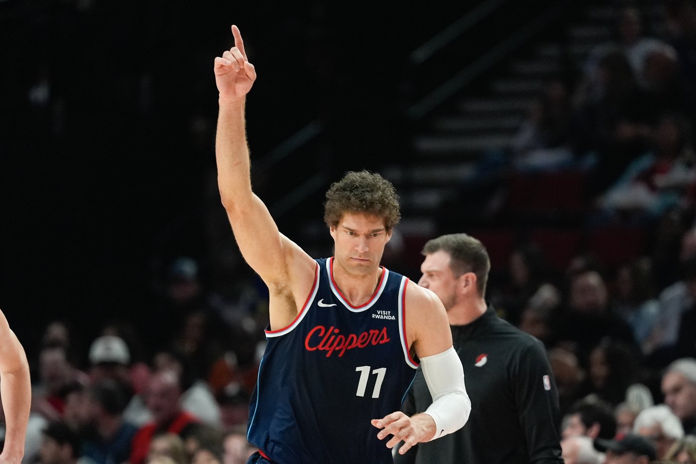 Avdija erupts for 35 as Trail Blazers pull away from Clippers | iNFOnews.ca